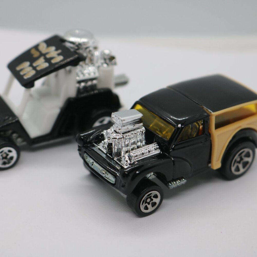 Hot Wheels lot of 2 MG Rover and Teed Off in excellent shape